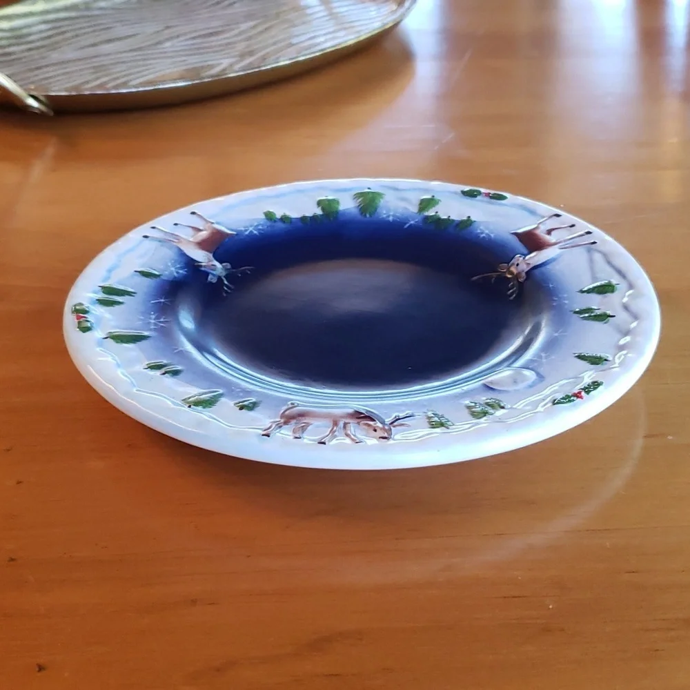 Reindeer Candle Holder Plate - Picture 2 of 5